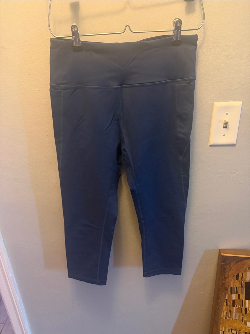 Baleaf Navy Blue High-Waist 3/4 Leggings with Side Pockets